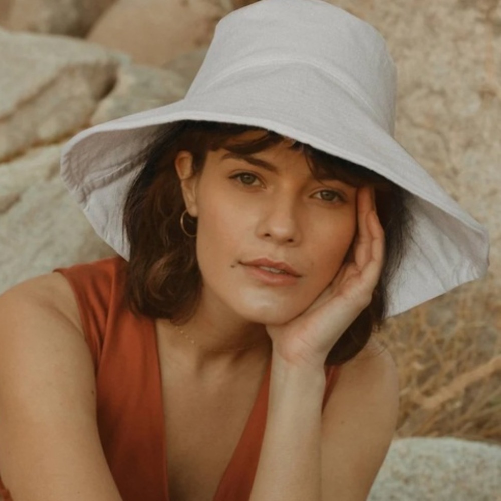 Aritzia  wilfred white bucket Elegant White Sun Hat - Picture 3 of 10